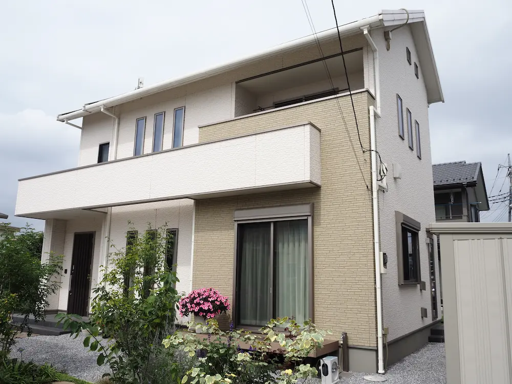 筆者kiyoが現在暮らしている桧家住宅の外観