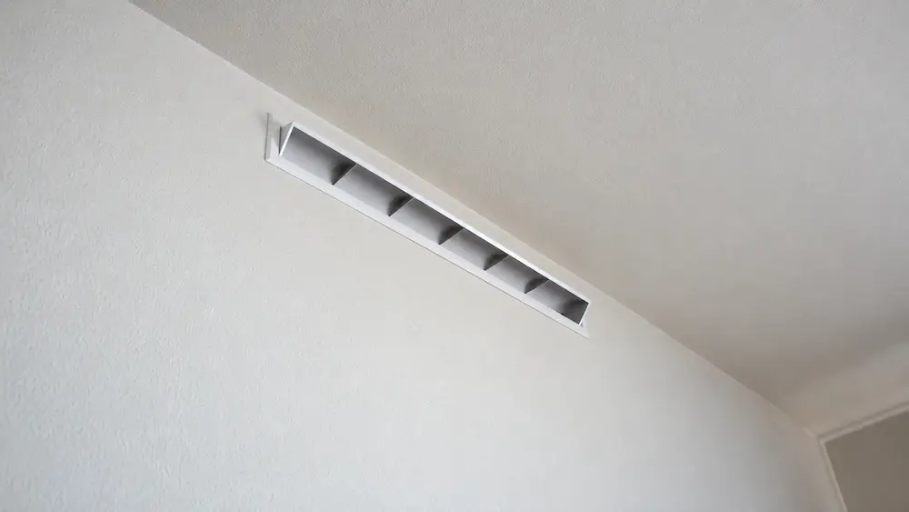西日が入る部屋に設置された我が家のZ空調の吹出口